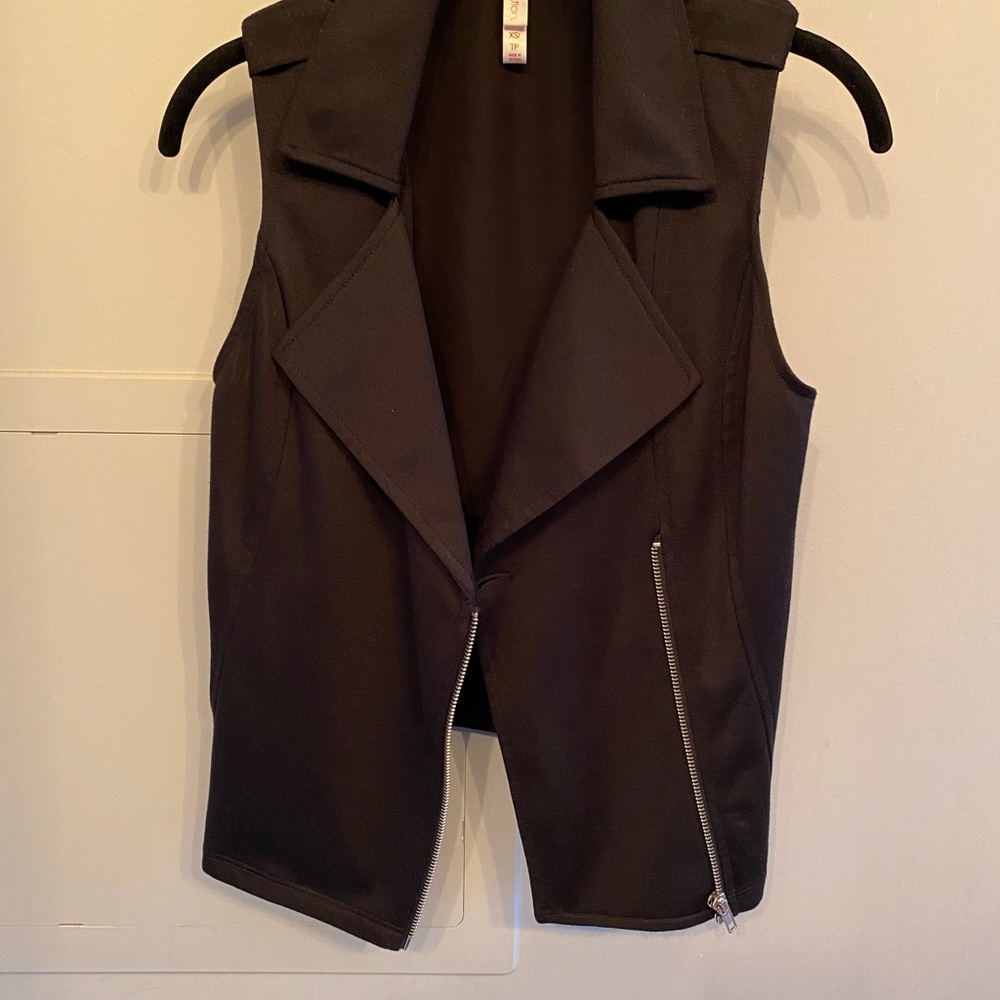 BLACK VEST - Picture 5 of 5